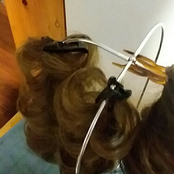 Wig Tails - Picture 2 of 3